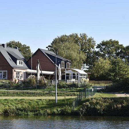 Pension zur Schleuse am Elbe Lübeck - Kanal in Witzeeze Exterior foto
