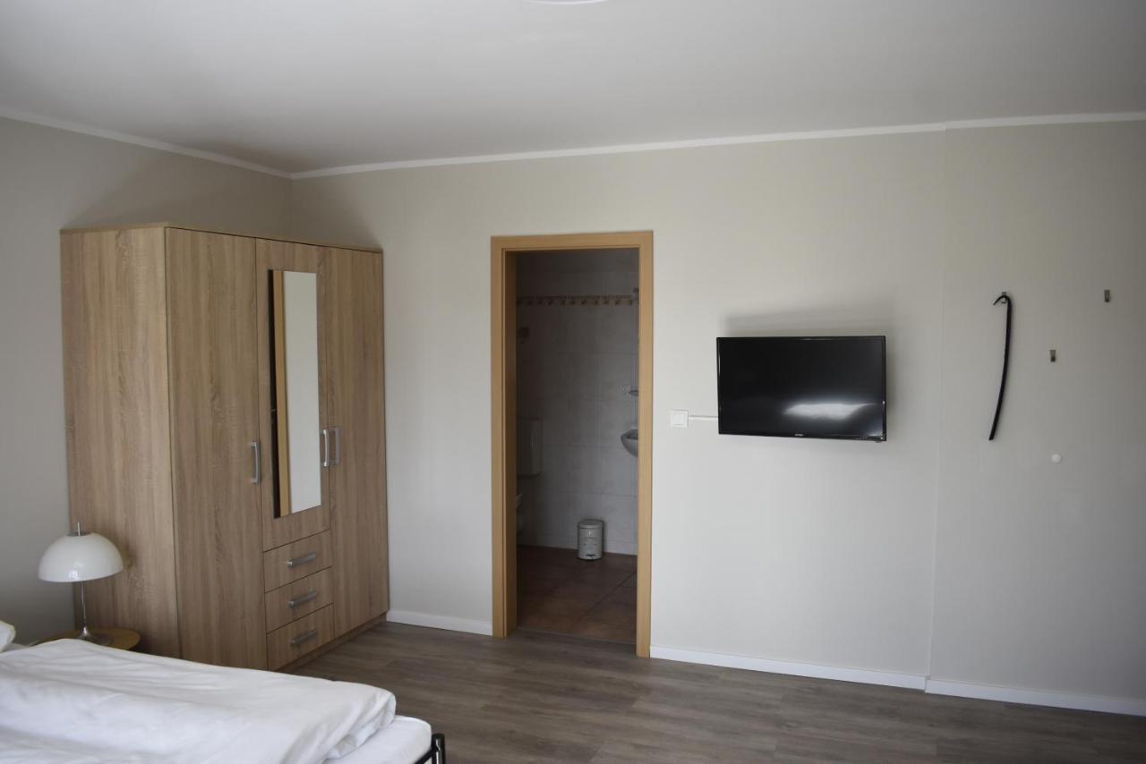 Pension zur Schleuse am Elbe Lübeck - Kanal in Witzeeze Exterior foto