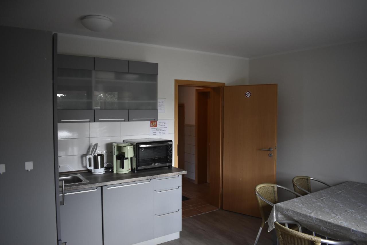 Pension zur Schleuse am Elbe Lübeck - Kanal in Witzeeze Exterior foto