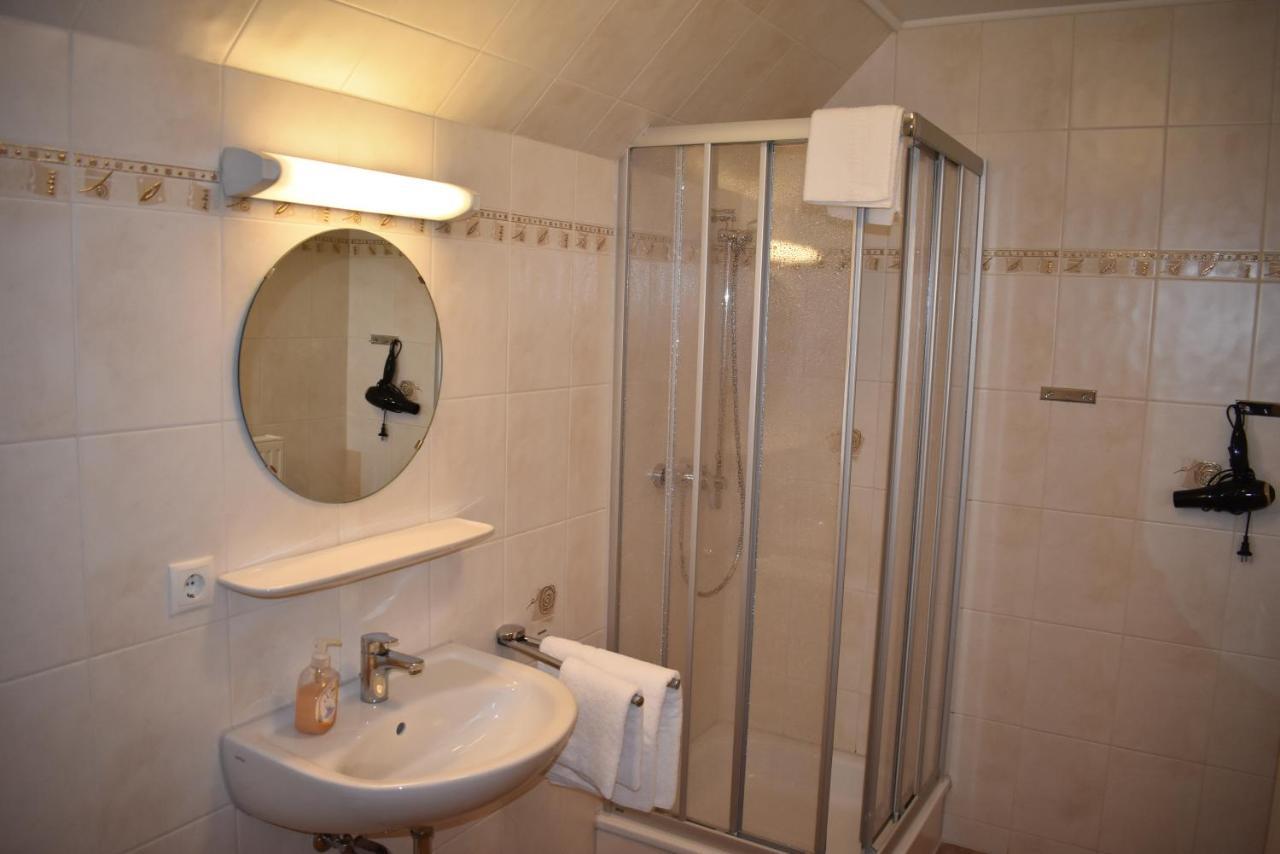 Pension zur Schleuse am Elbe Lübeck - Kanal in Witzeeze Exterior foto